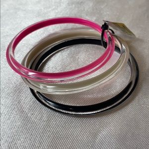 ✅New Inc triple plastic bracelet